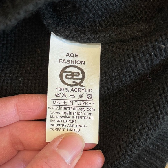 AQE Fashion Women’s Black Knit Eyelet Hole and Ruffled Sweater Size Medium - Picture 9 of 12